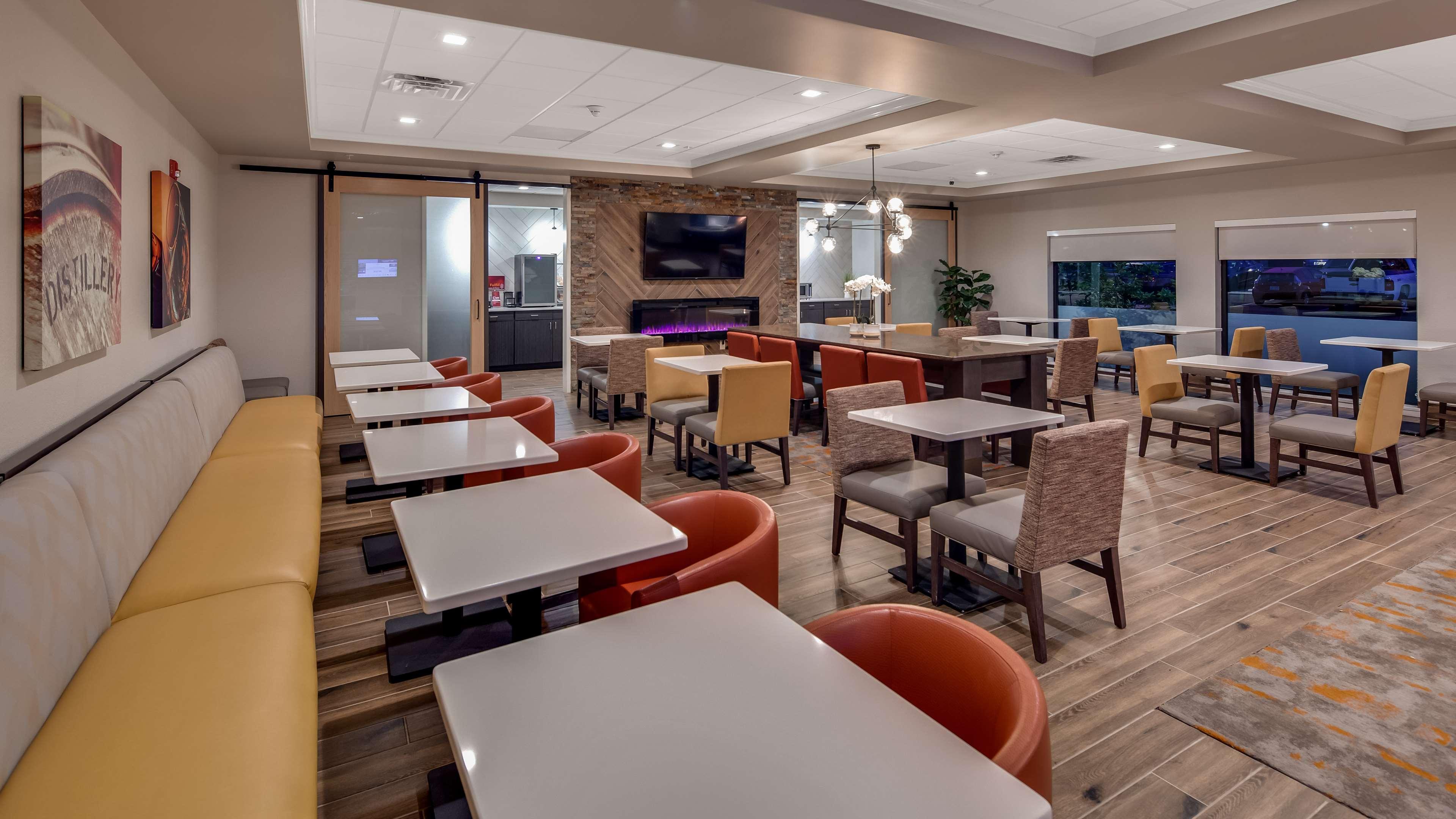 Best Western Plus Elizabethtown Inn & Suites Екстер'єр фото